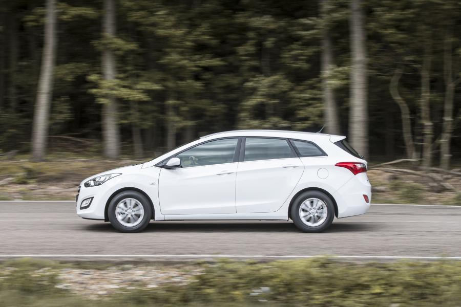  Hyundai i30 Tourer 2015 года  (UK) (фото 19 из 20)